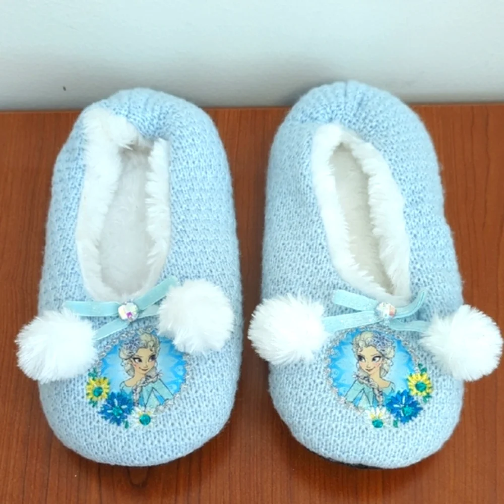 LIKE NEW The Disney Store Girls Blue Knit Frozen Elsa Slippers Size 2/3